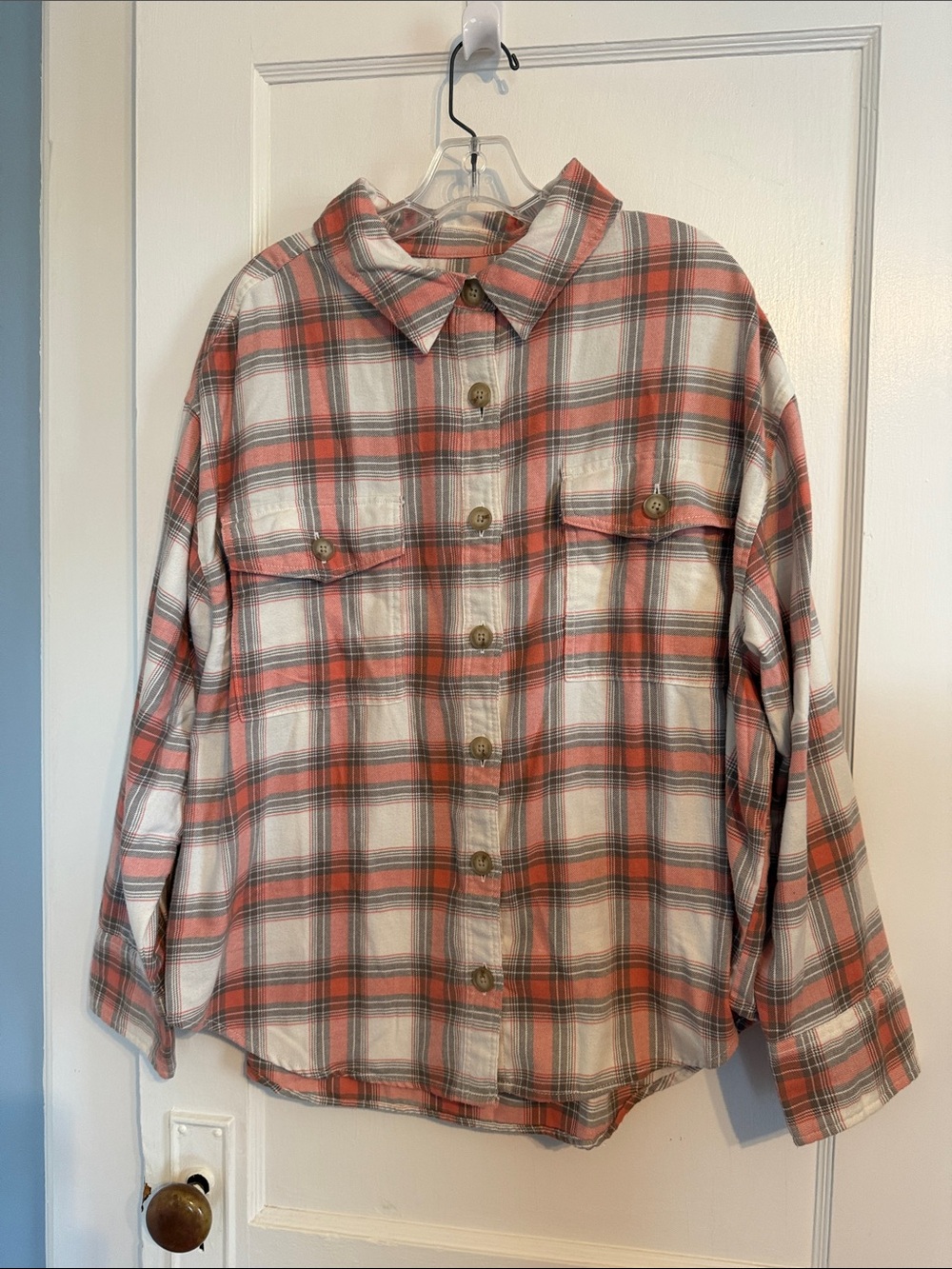 American Eagle Women’s Flannel Shirt Large Button-Down Coral Gray Cream